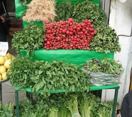 شغل سبزی پاک کنی